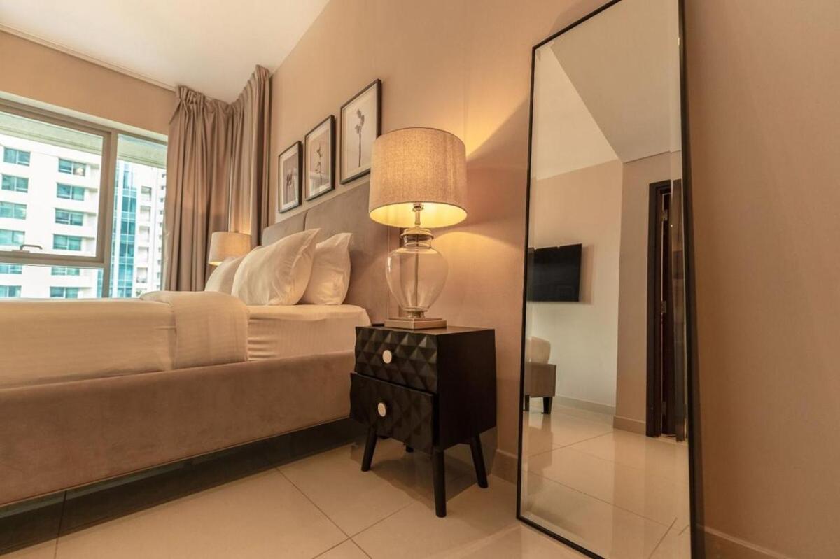 Serene Homes -creative Burj And Fountain Views Dubai