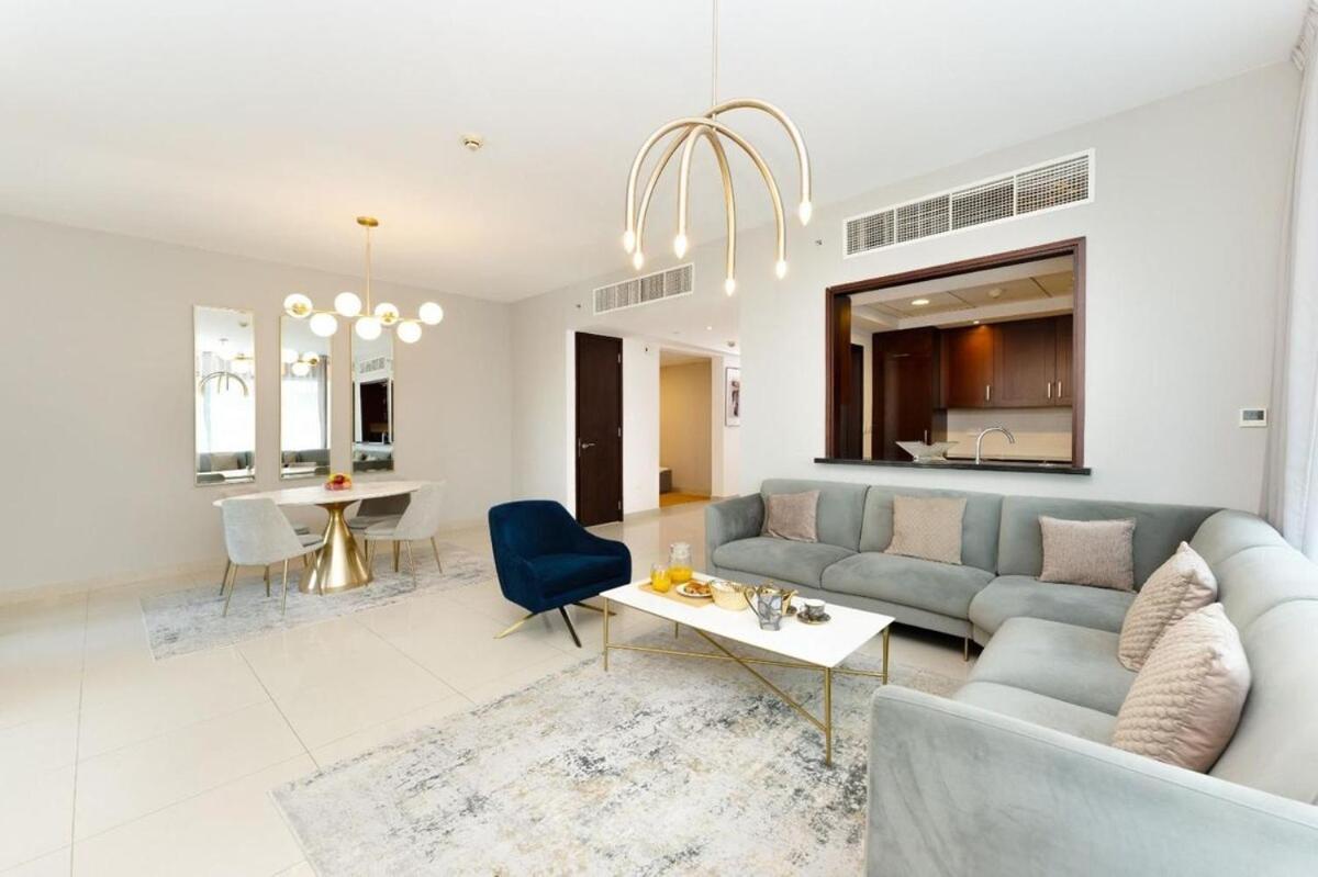 Serene Homes -creative Burj And Fountain Views Apartment