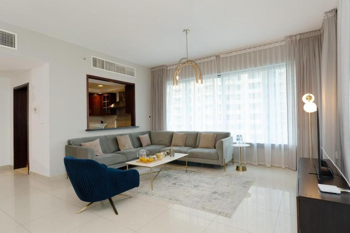 Apartment Serene Homes -creative Burj And Fountain Views Dubai